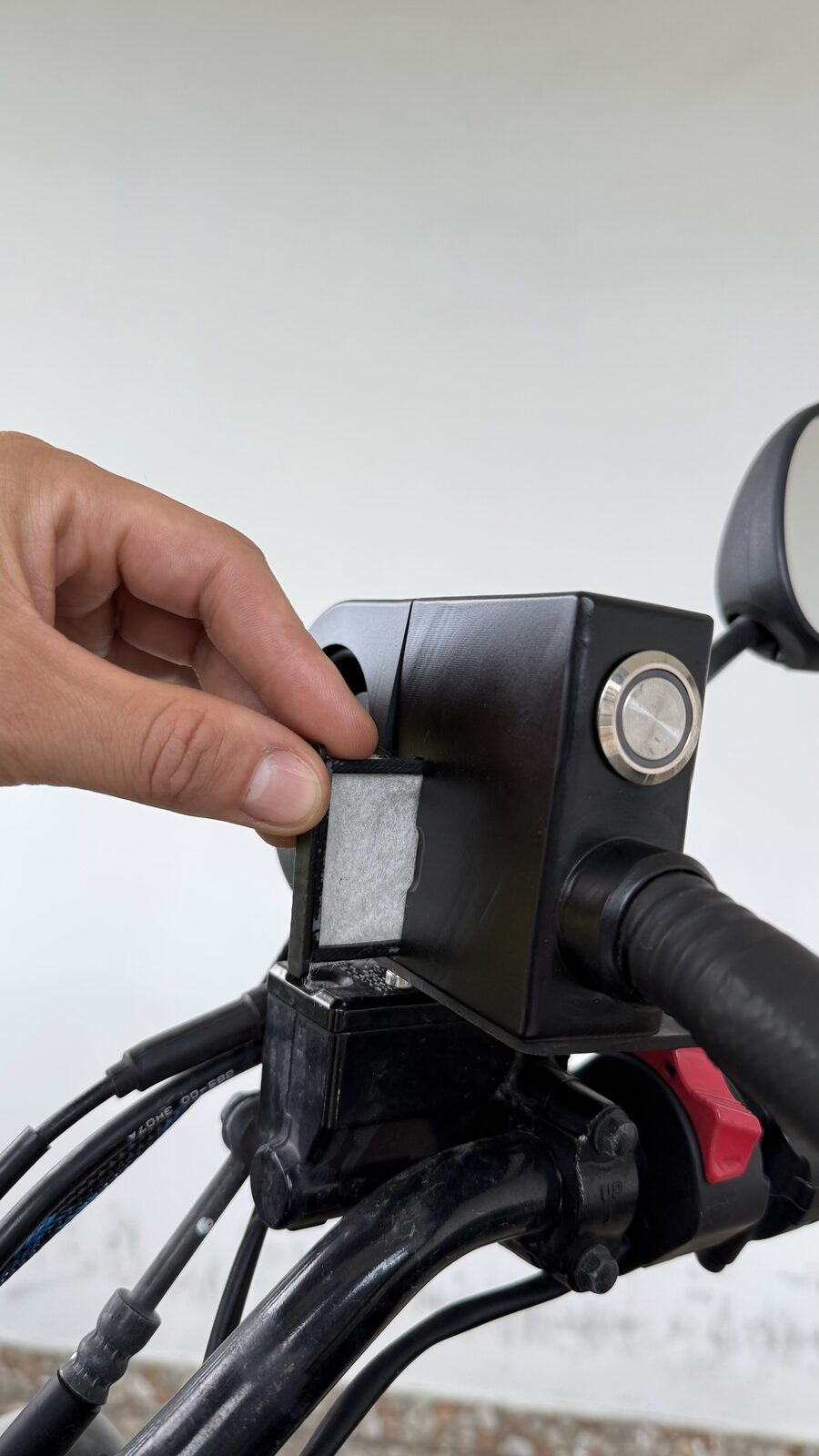 Easi Breezi unit on handlebars — filter swap